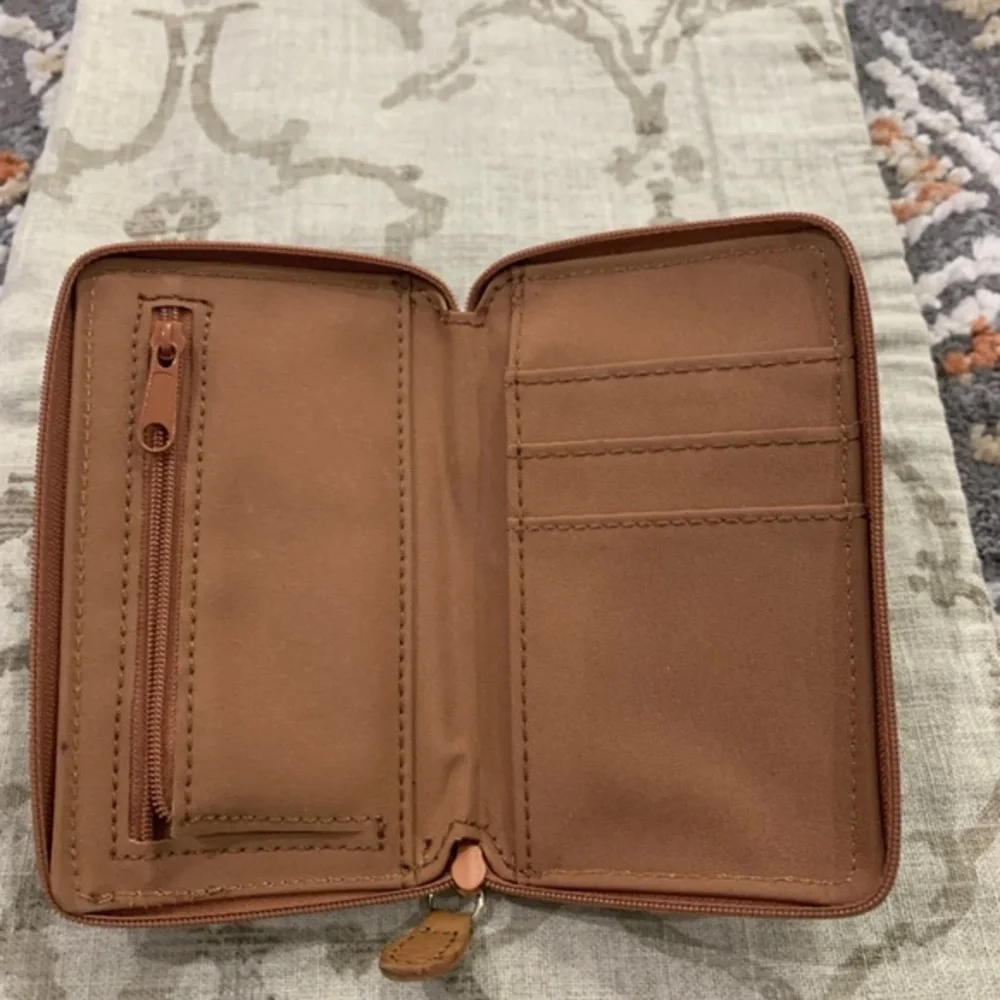 KATE LANDRY Tan Genuine Leather Wristlet Zip‎